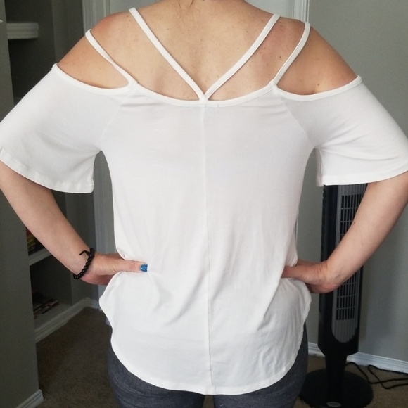 Light flowy Top - Picture 2 of 2